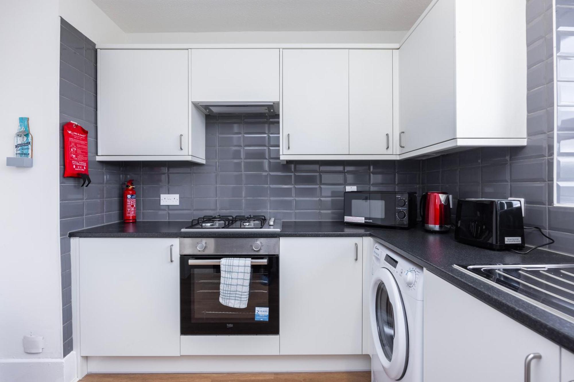 Excel O2 Stunning Large 3 Bedroom Apartment With Balcony Londra Esterno foto