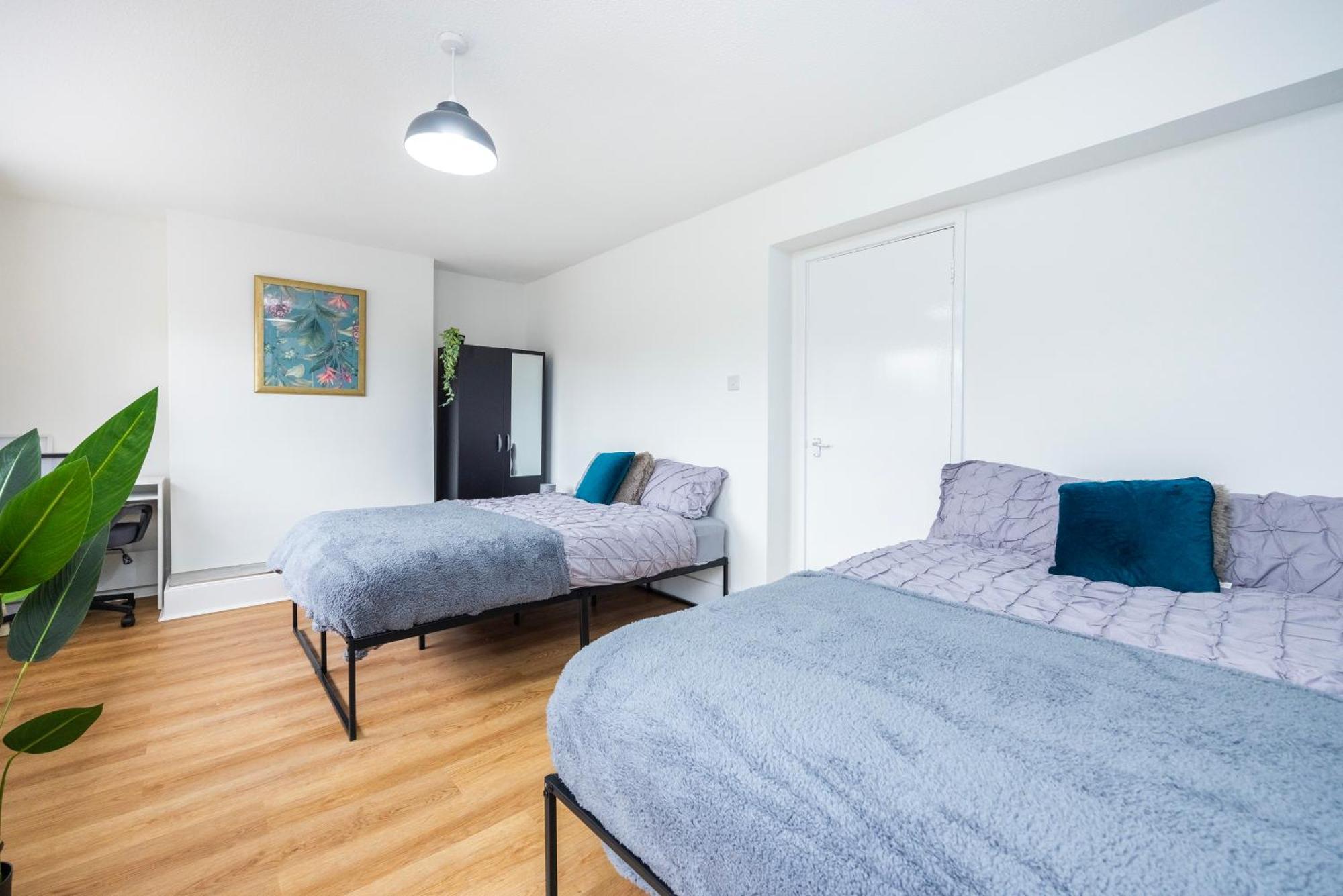 Excel O2 Stunning Large 3 Bedroom Apartment With Balcony Londra Esterno foto