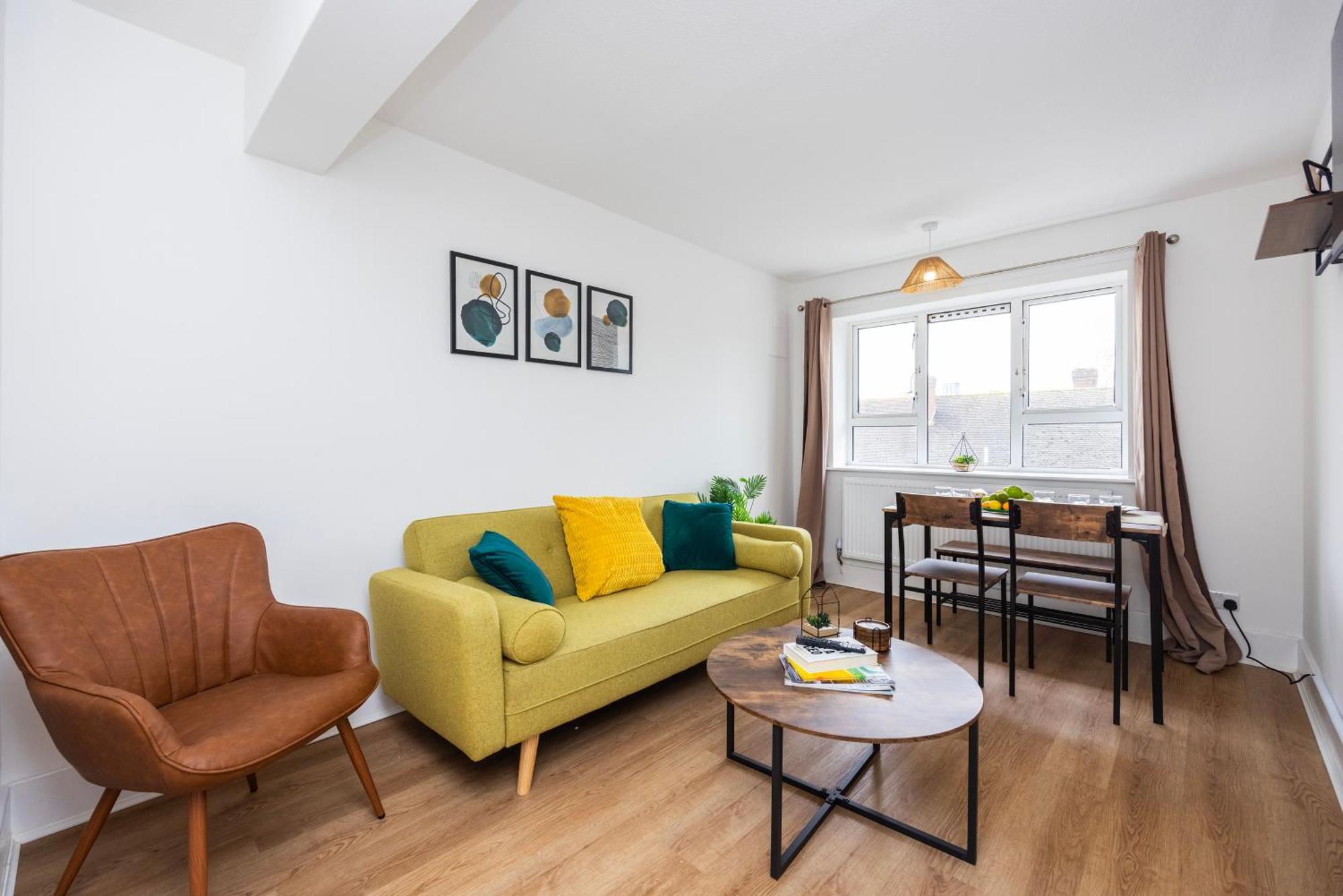 Excel O2 Stunning Large 3 Bedroom Apartment With Balcony Londra Esterno foto