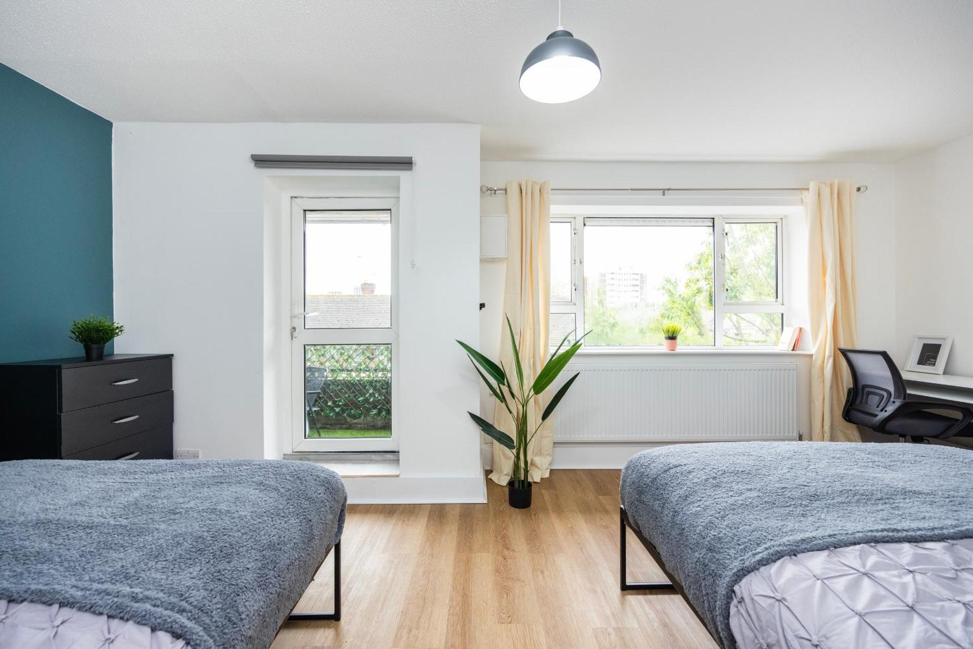 Excel O2 Stunning Large 3 Bedroom Apartment With Balcony Londra Esterno foto